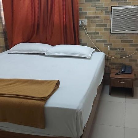Glitz Hotels Sai Guest House - Nr Inorbit Mall Vashi Navi Mumbai Kültér fotó