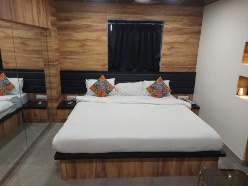 Glitz Hotels Sai Guest House - Nr Inorbit Mall Vashi Navi Mumbai Kültér fotó
